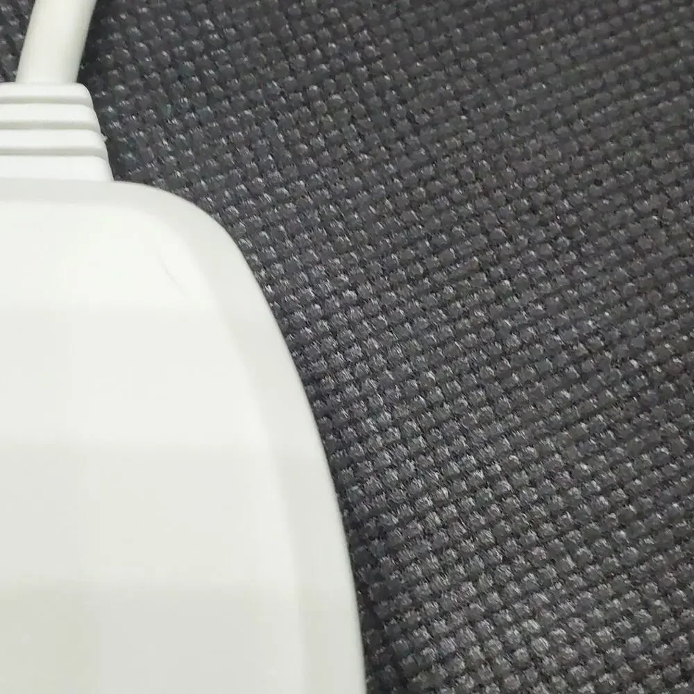 white adapter cable for the Xbox 360 console